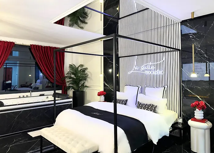 La Suite Trocadero - Private Jaccuzi